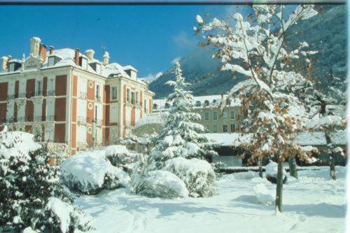 Residence Regina Cauterets Buitenkant foto